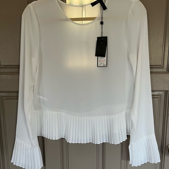 BCBGMaxAzria Tops - BCBGMAXAZRIA XXS white blouse